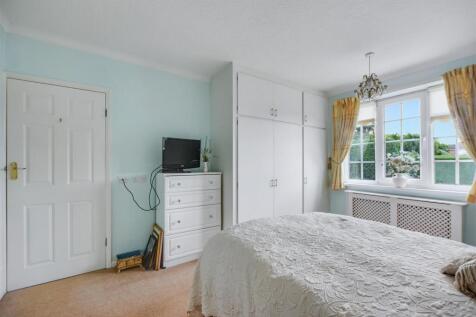 Bedroom 1_2.jpeg