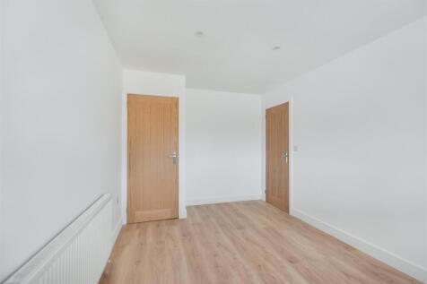Bedroom 1_2.jpeg