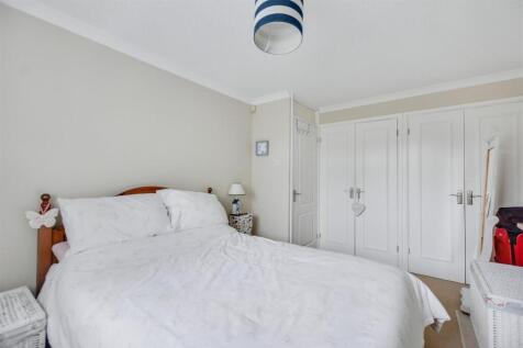 Bedroom 1_2.jpeg