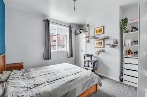 Bedroom 1.jpeg
