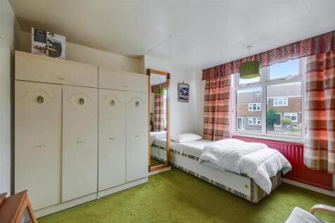 Bedroom 1_1.jpeg