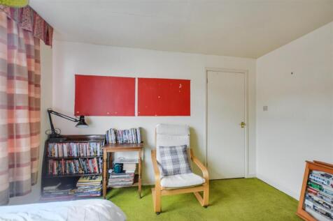 Bedroom 1_2.jpeg