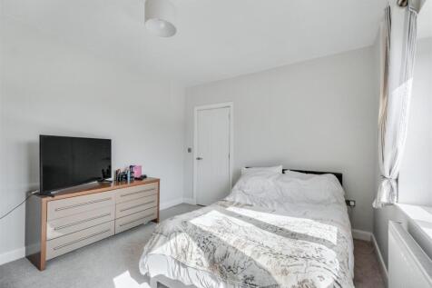 Bedroom 1_2.jpeg