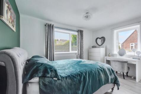 Bedroom 1_1.jpeg