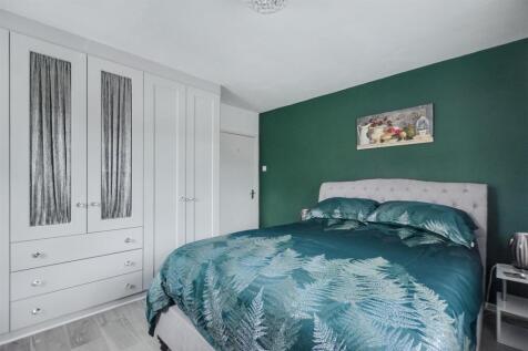 Bedroom 1_2.jpeg