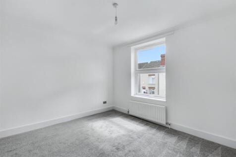 Bedroom 1.jpeg