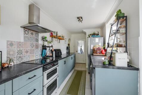 Kitchen_2.jpeg