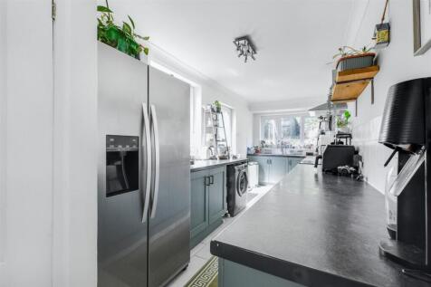 Kitchen_1.jpeg