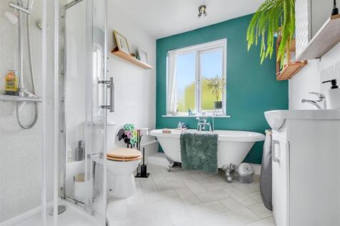 Bathroom_1.jpeg