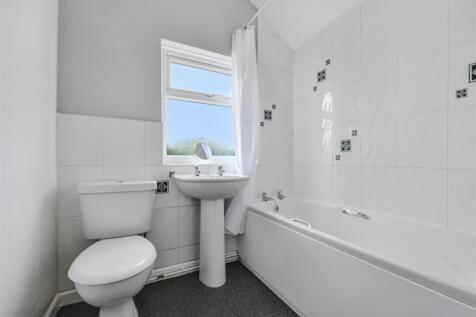 Bathroom_1.jpeg