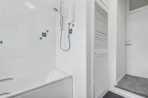 Bathroom_2.jpeg