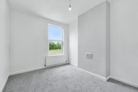 Bedroom 2_1.jpeg