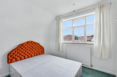 Bedroom 1_1.jpeg
