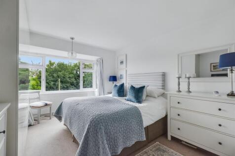 Bedroom 1_1.jpeg