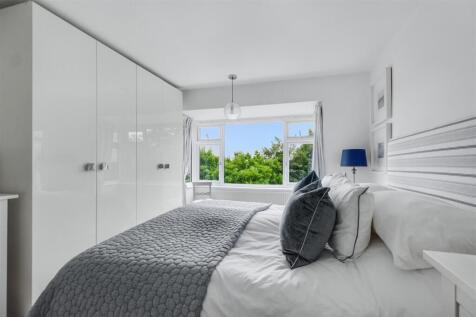 Bedroom 1_2.jpeg