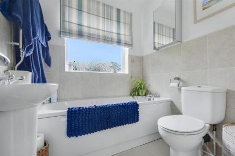 Bathroom_1.jpeg