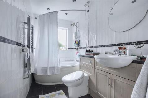 Downstairs Bathroom.jpeg