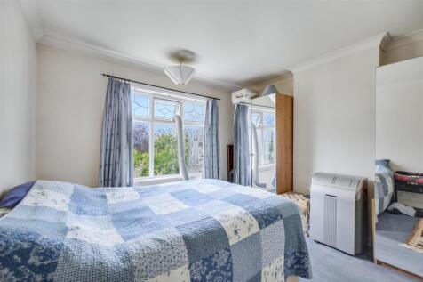Bedroom 1_1.jpeg