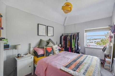Bedroom 1_1.jpeg