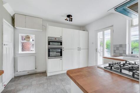 Kitchen_2.jpeg