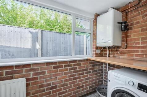 Utility Room_1.jpeg