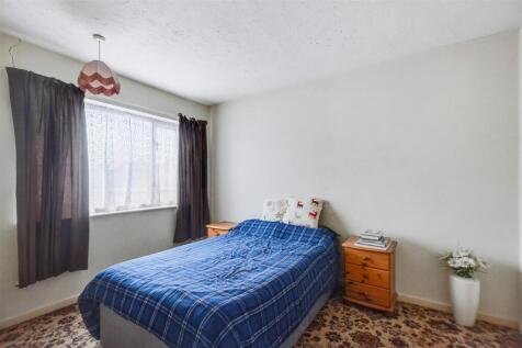 Bedroom 1_1.jpeg