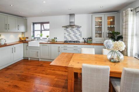 dining kitchen (1).jpeg
