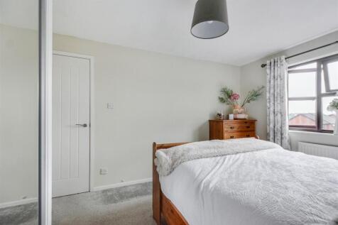 Bedroom 1_3.jpeg
