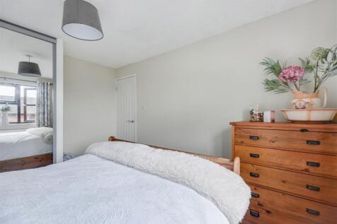 Bedroom 1_2.jpeg
