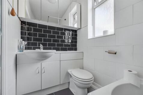 Bathroom_2.jpeg