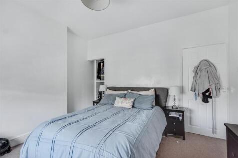 Bedroom 1_2.jpeg