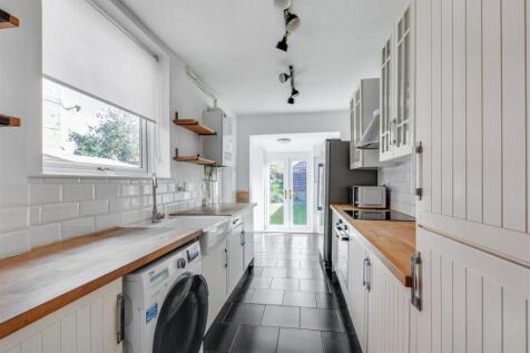 Kitchen_1.jpeg