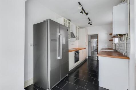 Kitchen_2.jpeg