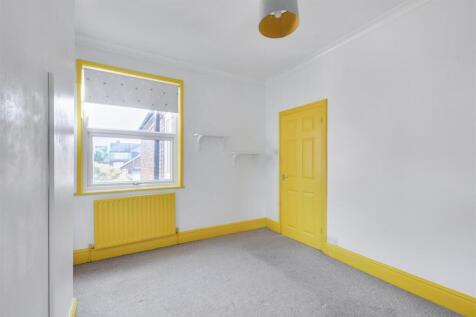 Bedroom 2_1.jpeg