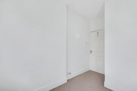 Bedroom 3_2.jpeg