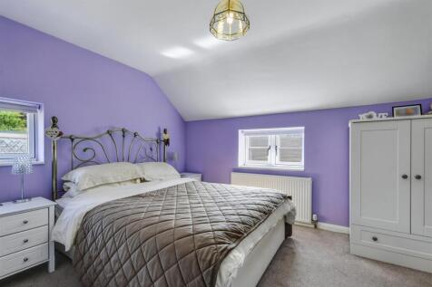 Bedroom 1_2.jpeg
