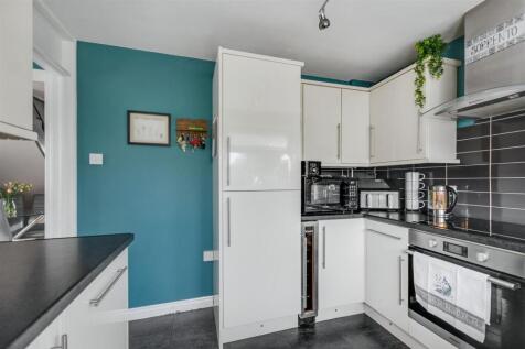 Kitchen_2.jpeg