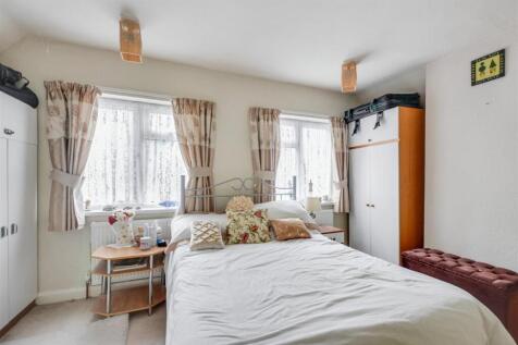 Bedroom 1_2.jpeg