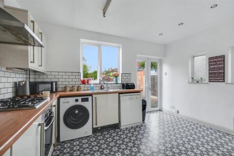 Kitchen_2.jpeg