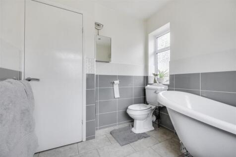 Bathroom_1.jpeg