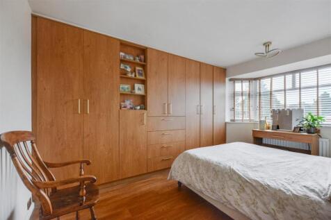 Bedroom 1_1.jpeg