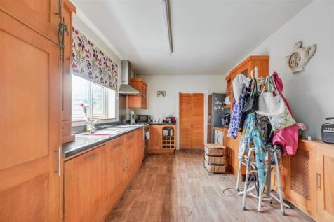 Kitchen_1.jpeg