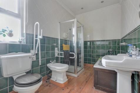 Bathroom.jpeg