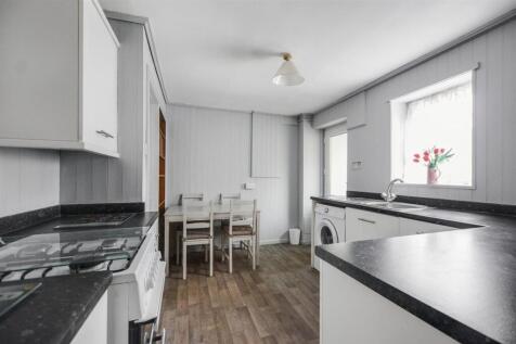 Kitchen_1.jpeg