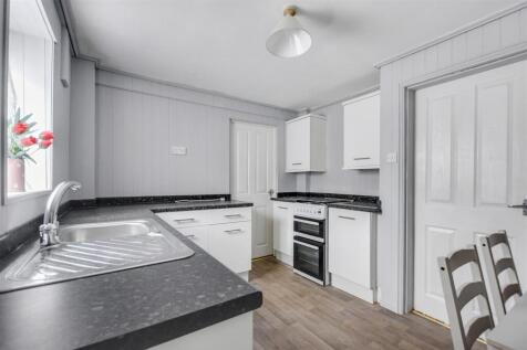 Kitchen_2.jpeg