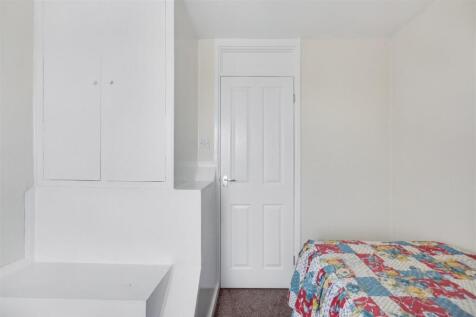 Bedroom 4_2.jpeg