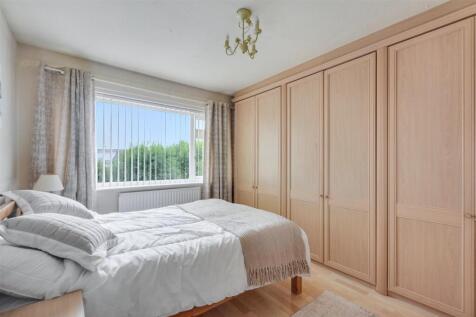 Bedroom 1_1.jpeg