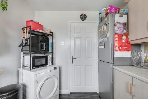 Kitchen_2.jpeg