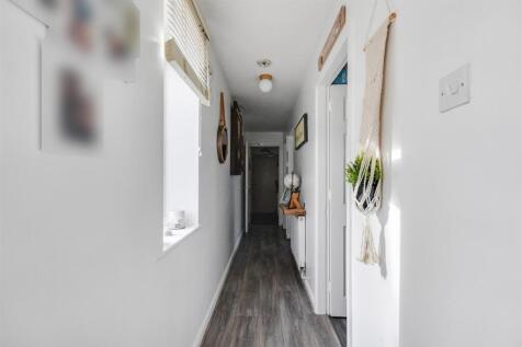 Hallway.jpeg