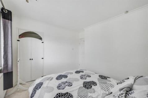 Bedroom 1_2.jpeg